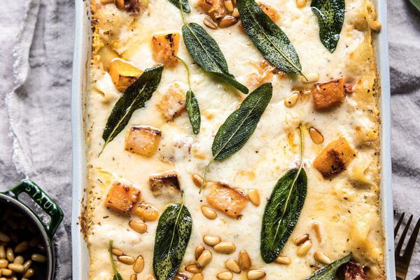 冬南瓜和番茄白色宽面条晒干