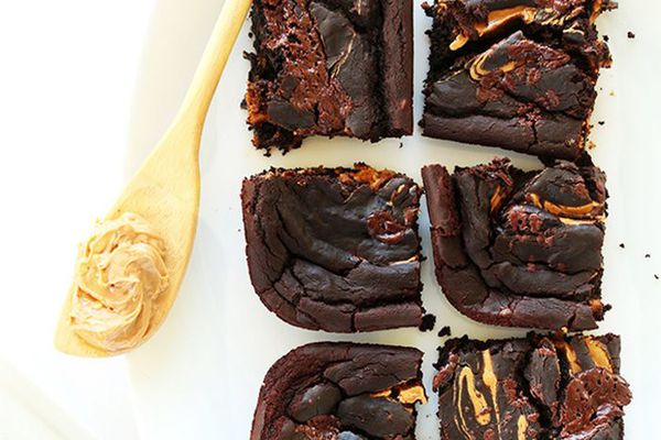 素食麸质花生酱漩涡果仁饼干