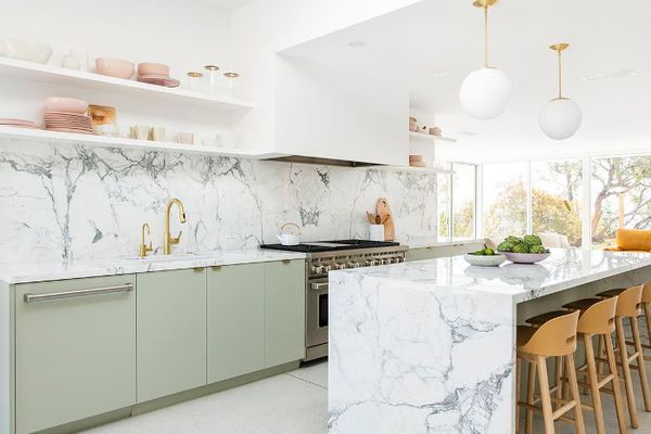 灰绿色的厨房
