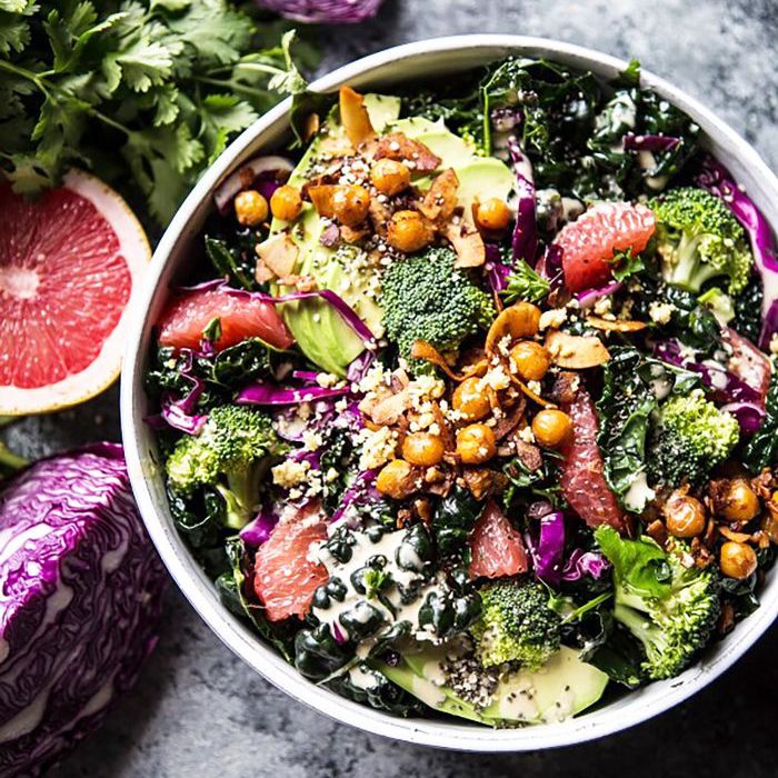 感恩节后的食谱-意味着绿色排毒沙拉