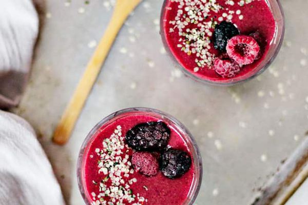 Green Tea + Berry Metabolism-Boosting Smoothie