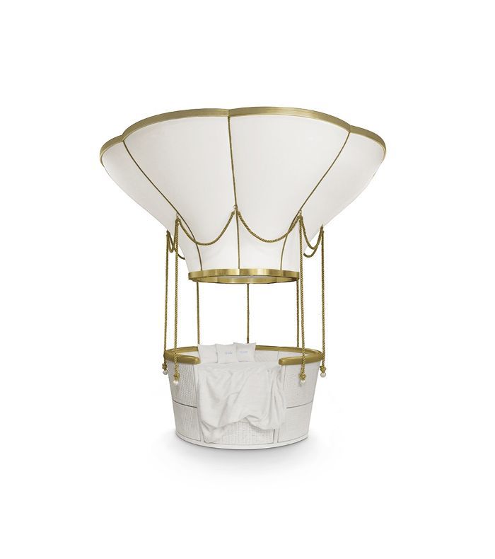 断路器操作过幻想气球床上或沙发