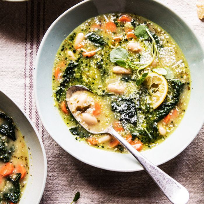 陶罐托斯卡纳白豆和柠檬汤