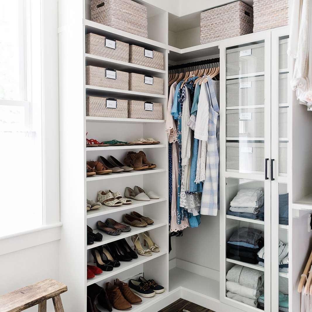 精心组织的衣柜