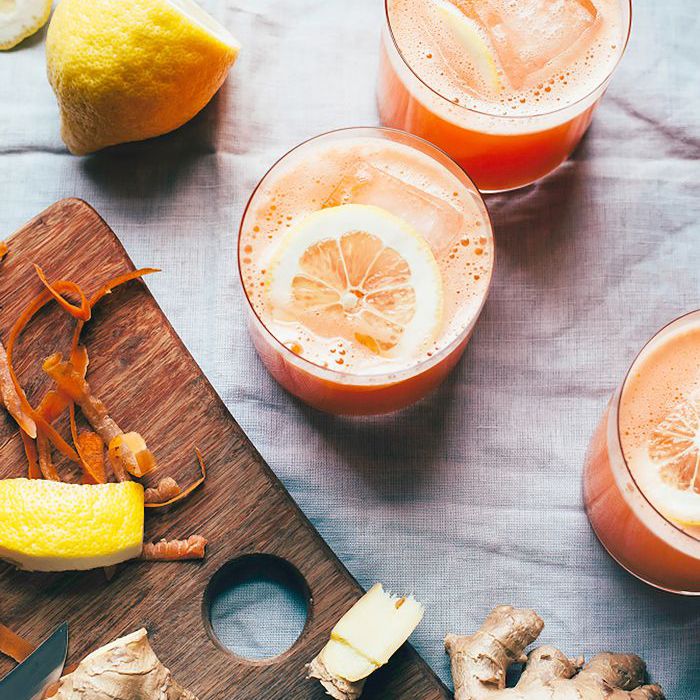 胡萝卜生姜柠檬水无酒精饮料的感恩节