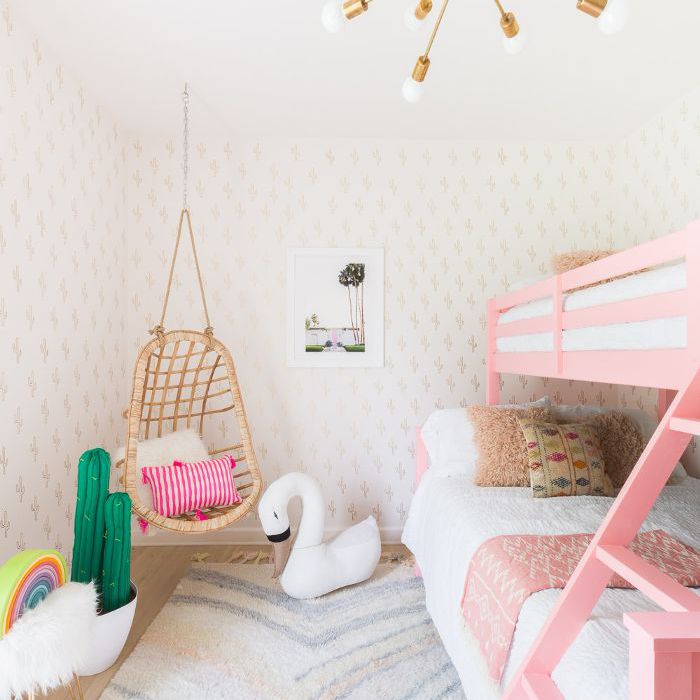 粉红色的孩子的房间