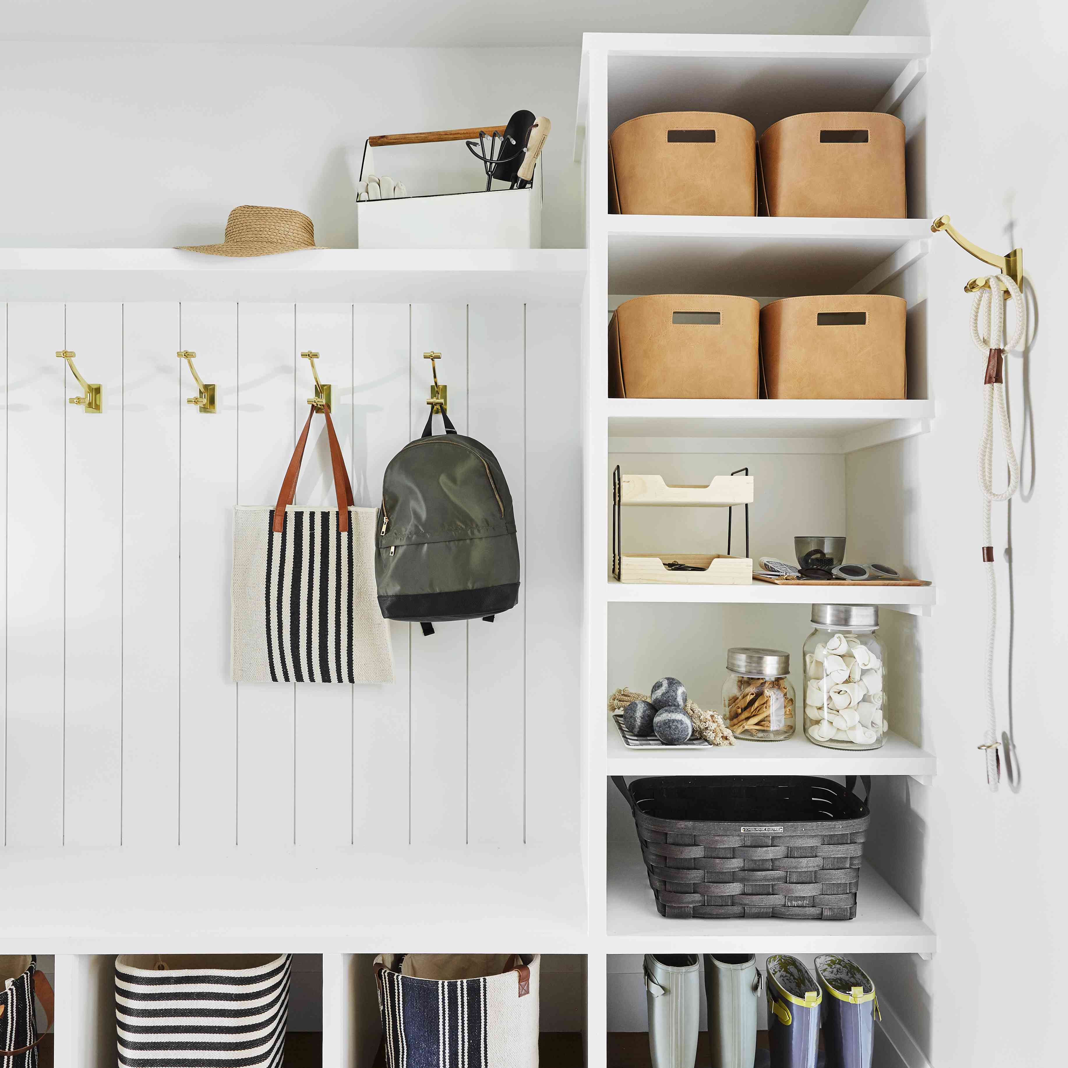 如何打造一个整洁有序的泥房与储物间