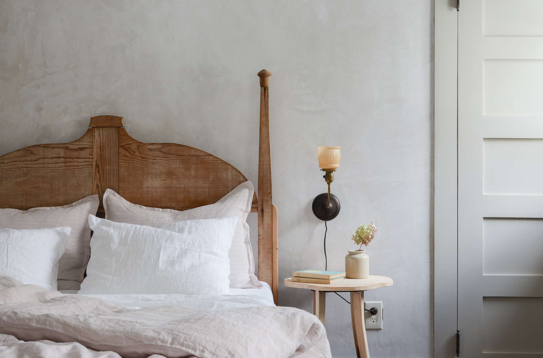 本杰明·摩尔-里维尔·白镴”class=