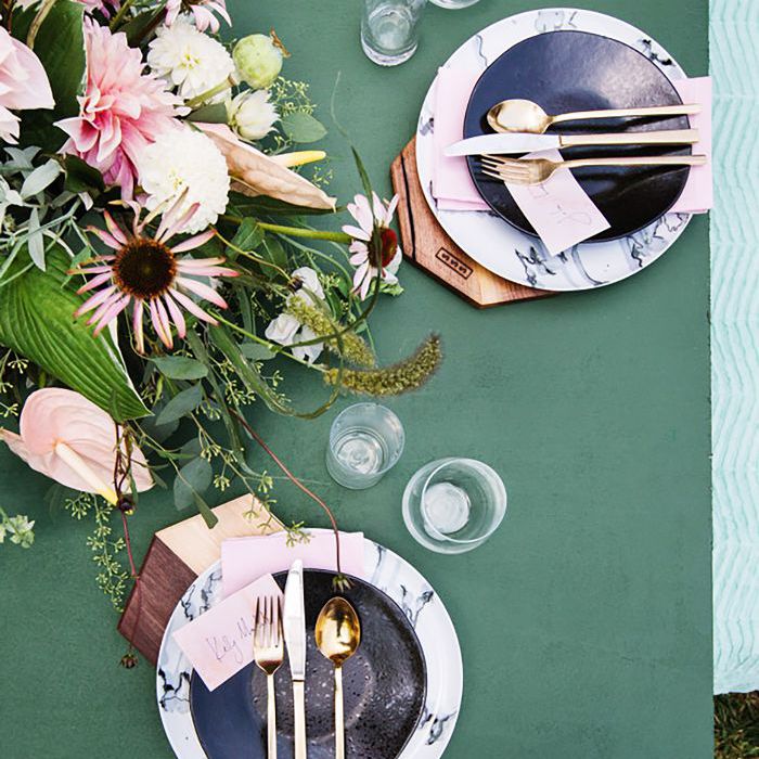 如何在一个小空间里举办一场晚宴