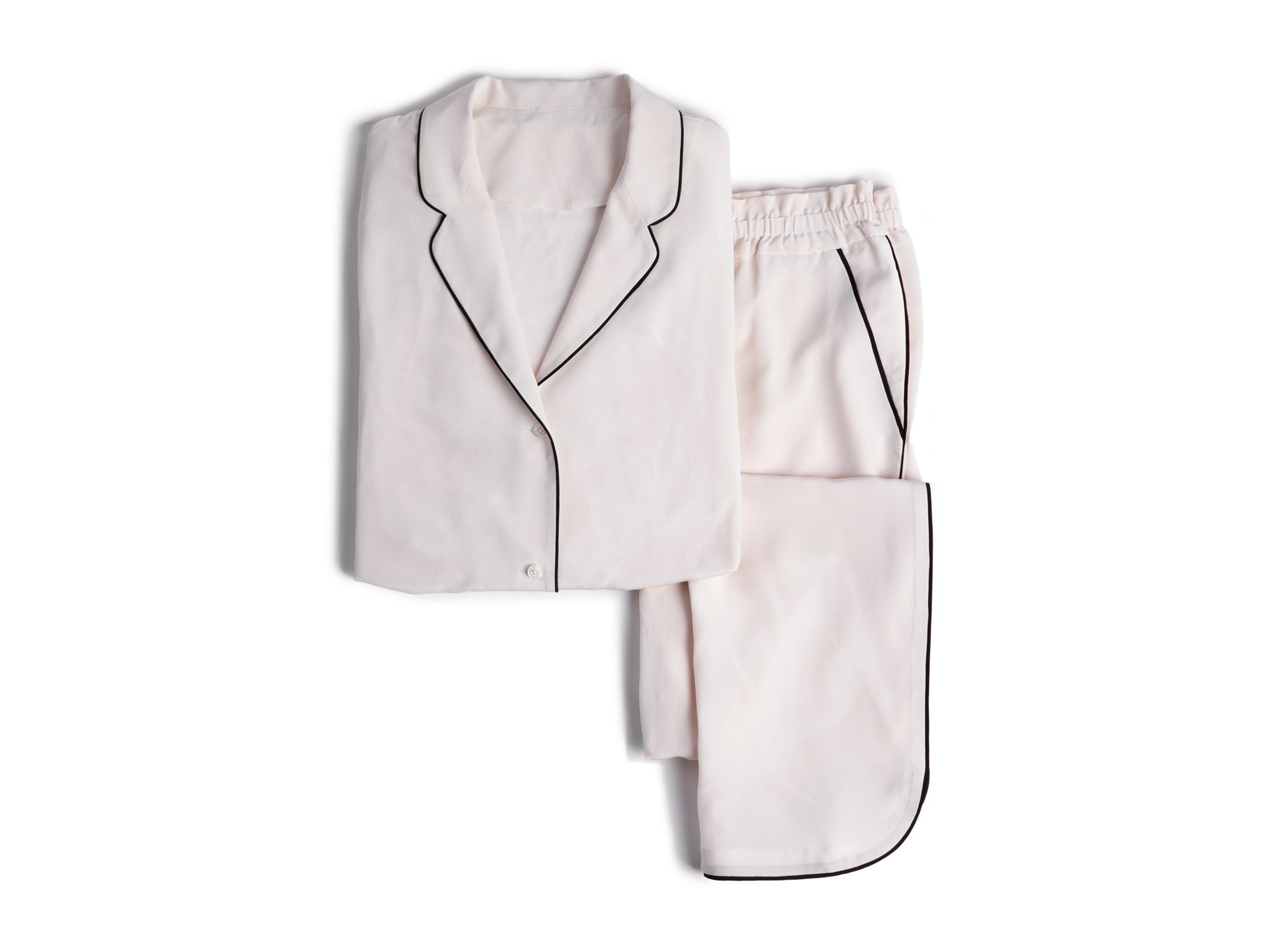 脸红的丝绸睡衣