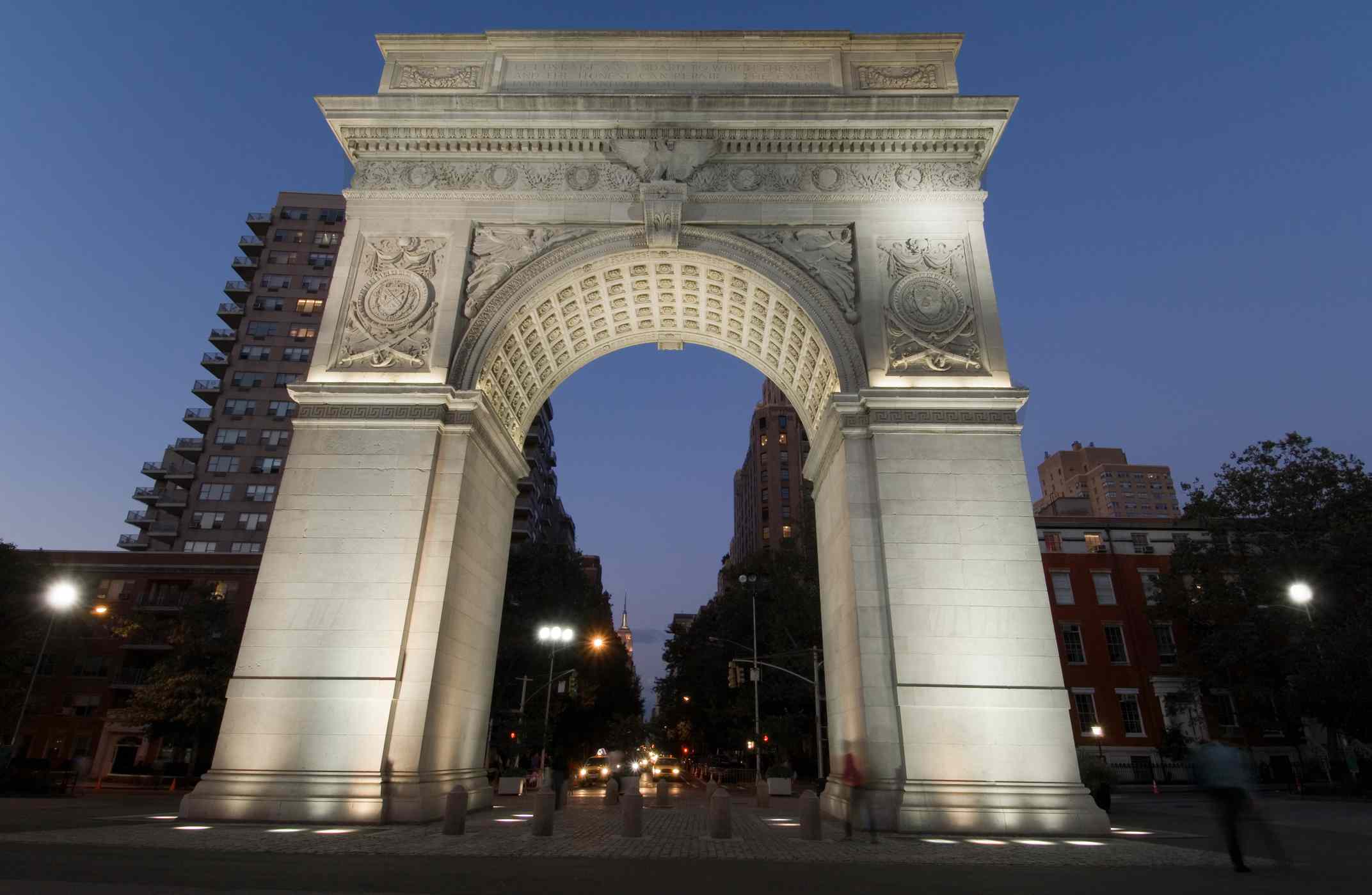 晚上在华盛顿广场公园