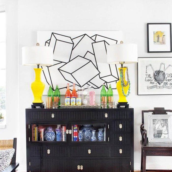 带酒吧的起居室