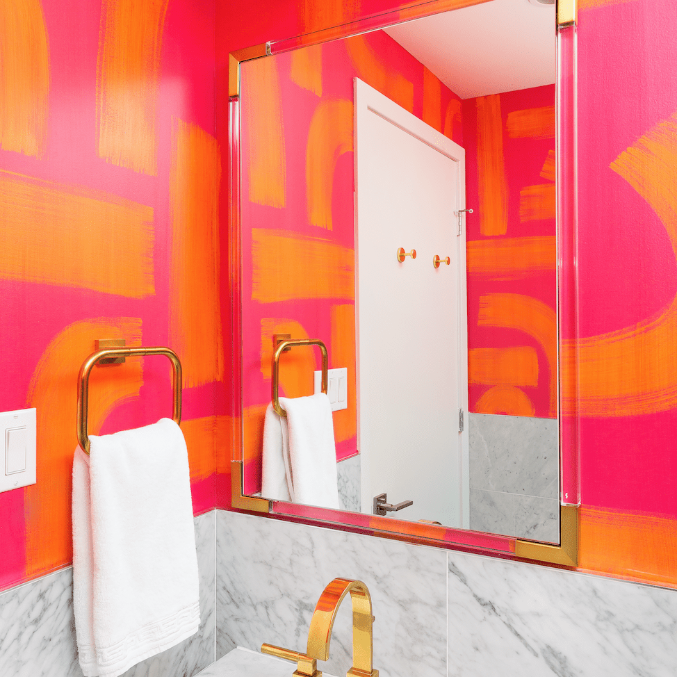 梅根·霍普多彩浴室“class=