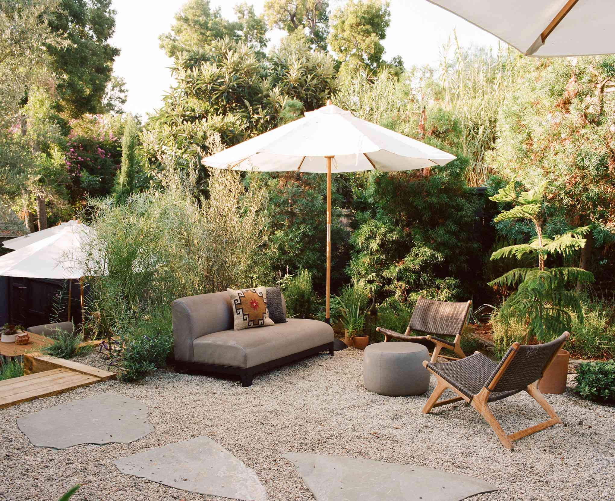 带砾石的室外露台