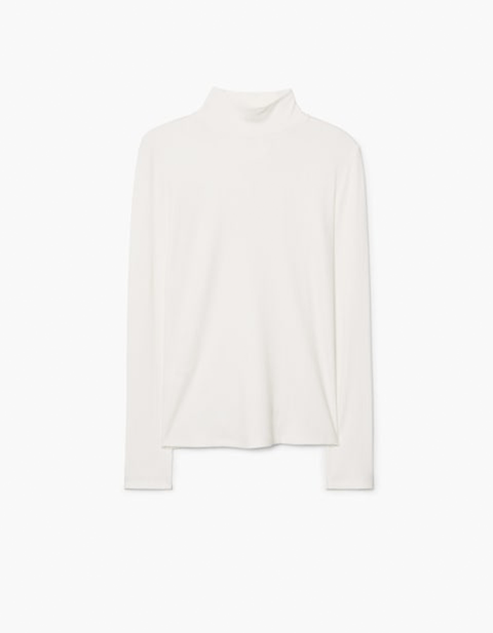 芒果站在Sollar T恤