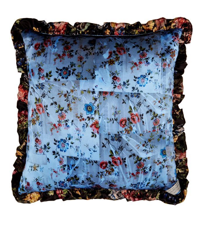 挂毯和印花丝绸靠垫