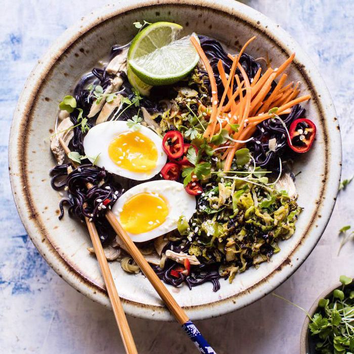 感恩节后食谱-排毒椰子柠檬草鸡肉拉面