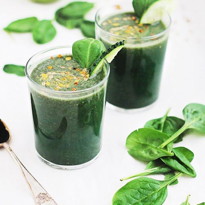 轻松的感恩节早餐想法-感恩节后的绿色排毒奶昔