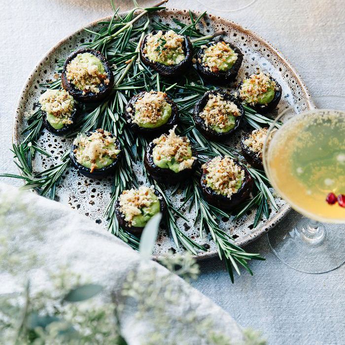 容易Vegan-Stuffed蘑菇