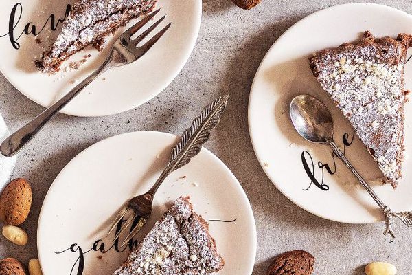 切片在板材的蛋糕