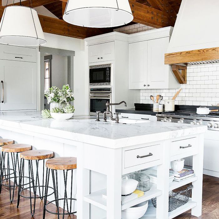 超大吊灯-厨房岛式设计