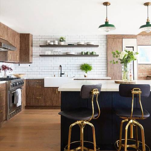 黑色和棕色厨房