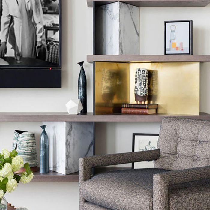 大理石的货架上