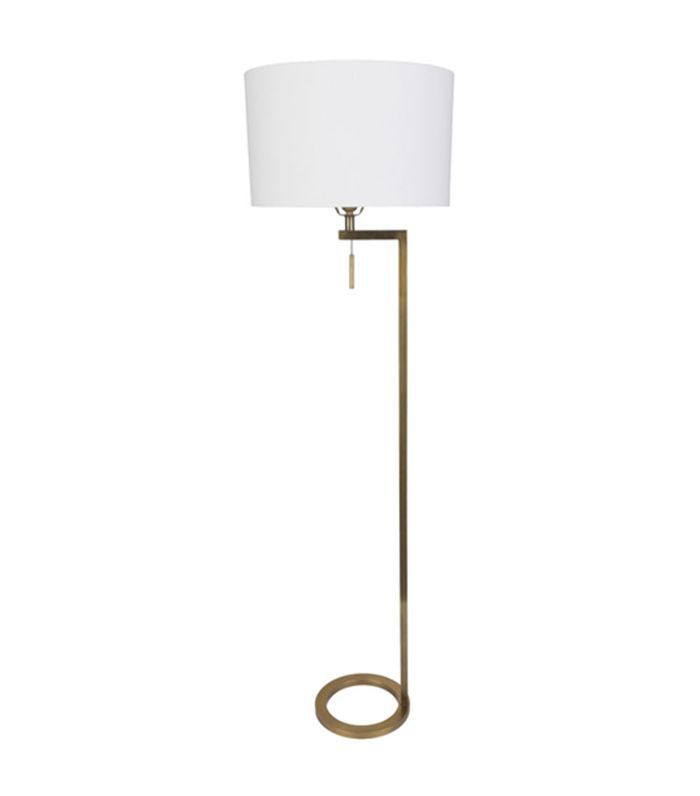 露露和乔治亚·乔万娜的金色落地灯