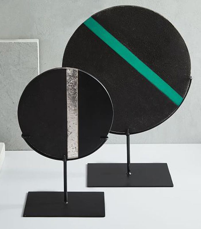 条状熔岩物体立着