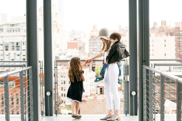 有两个孩子的成年人