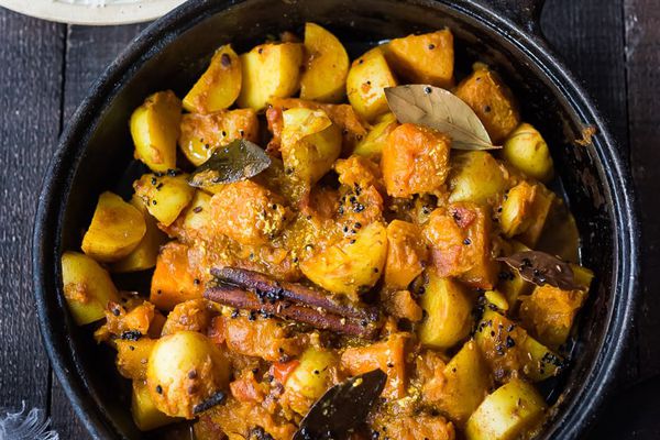 Rajastani胡桃南瓜和土豆咖喱