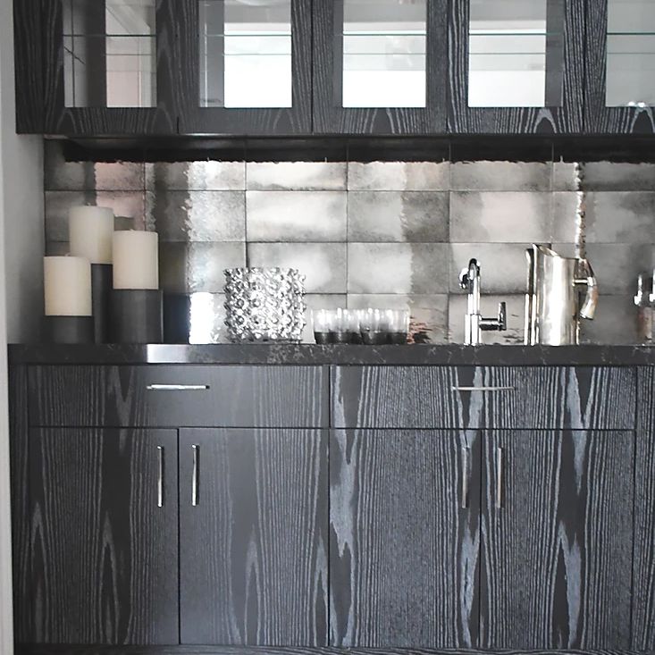 现代厨房的橱柜