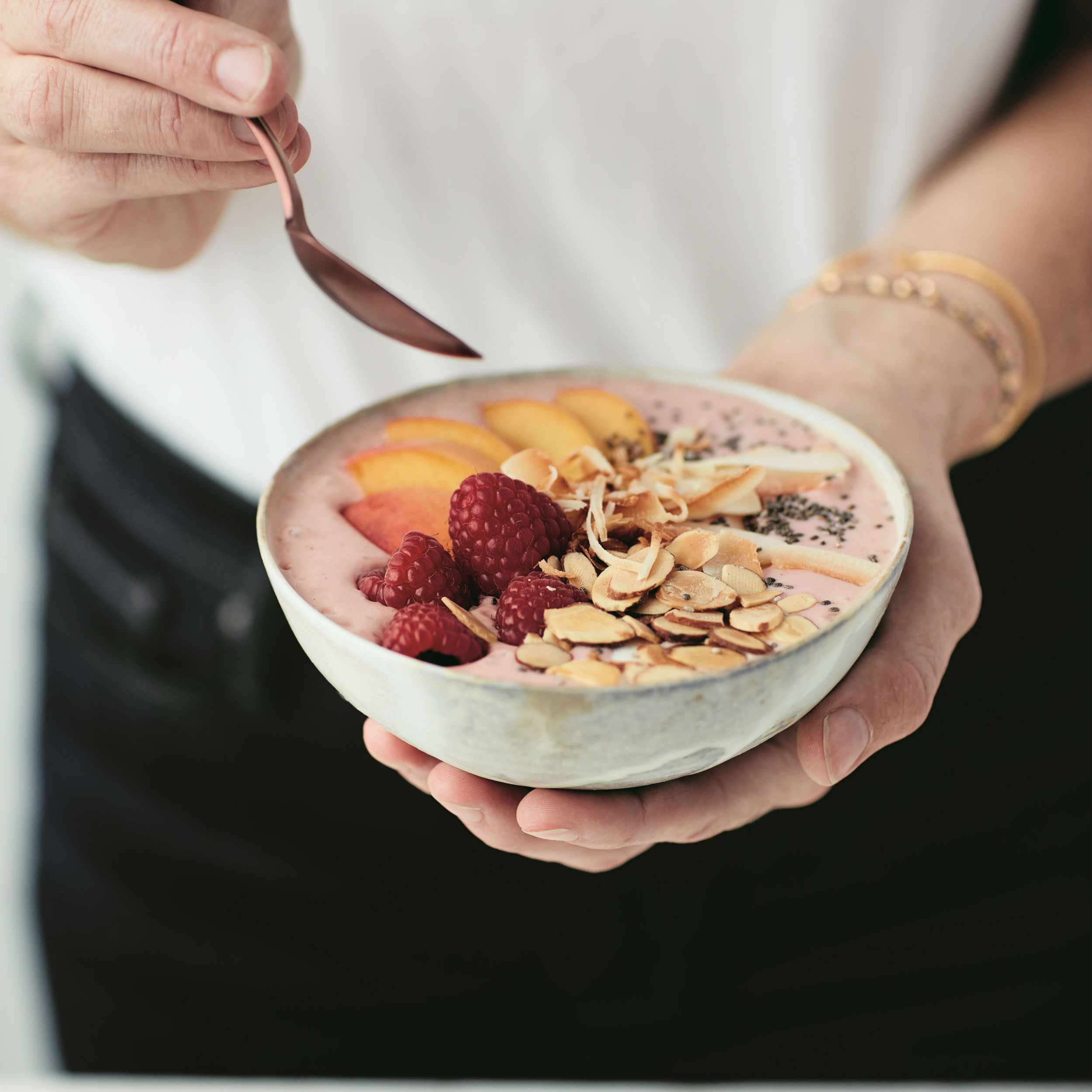 Raspberry-Peach奶昔碗