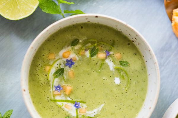 冷藏黄瓜和冬瓜汤