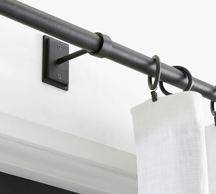 房间调暗窗帘杆和墙支架