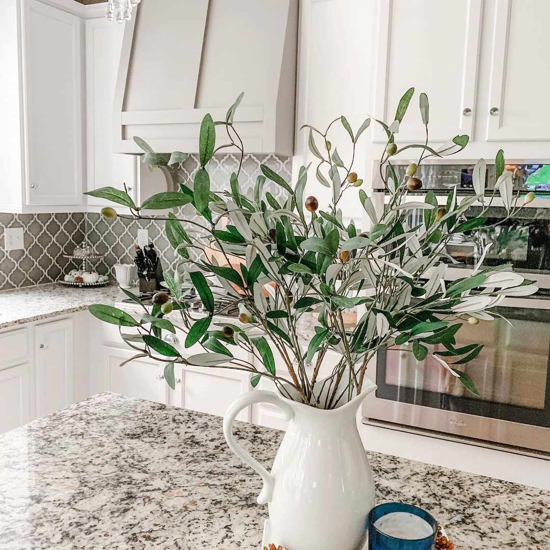 秋季装饰厨房橄榄