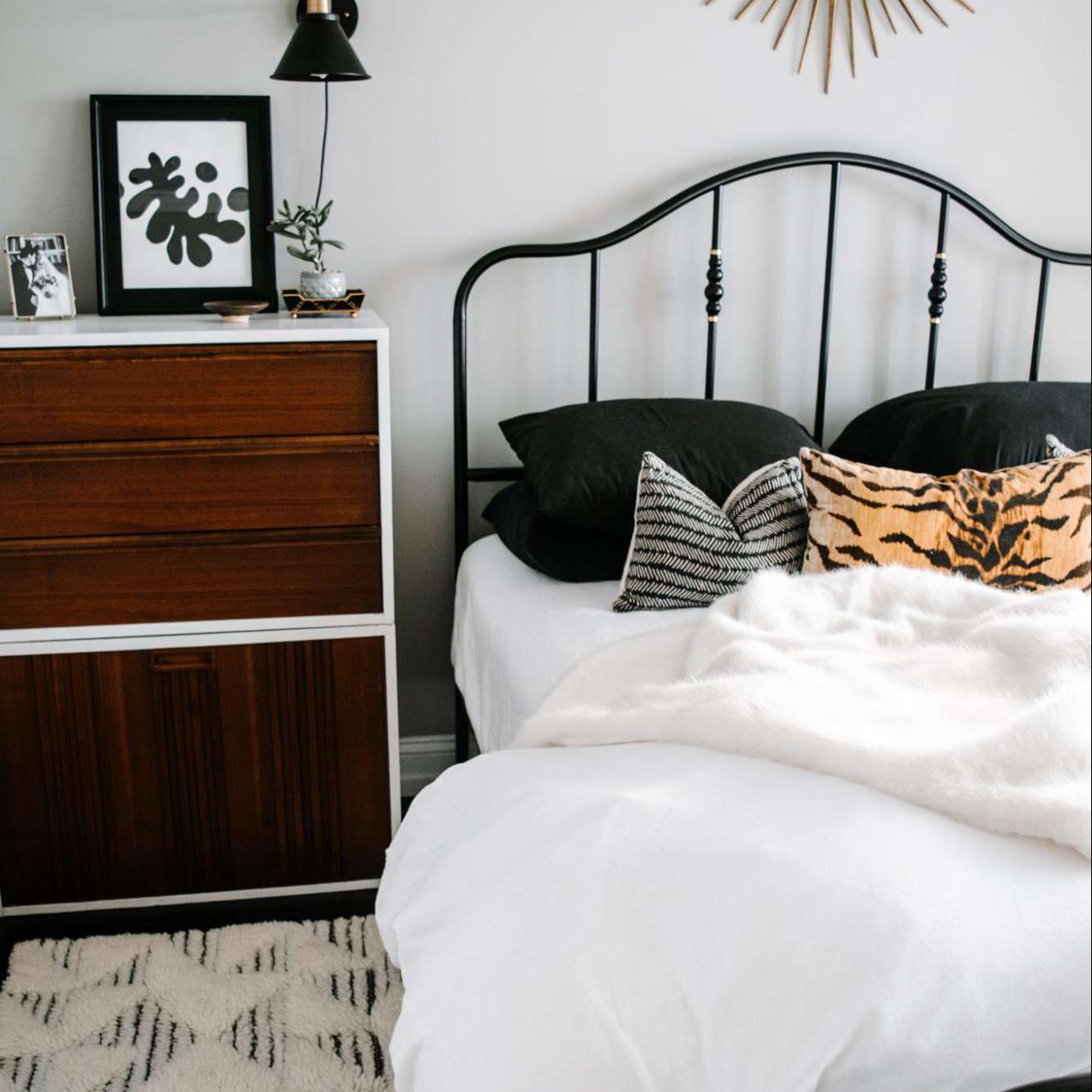 冬季床上用品与较重的舒适器。