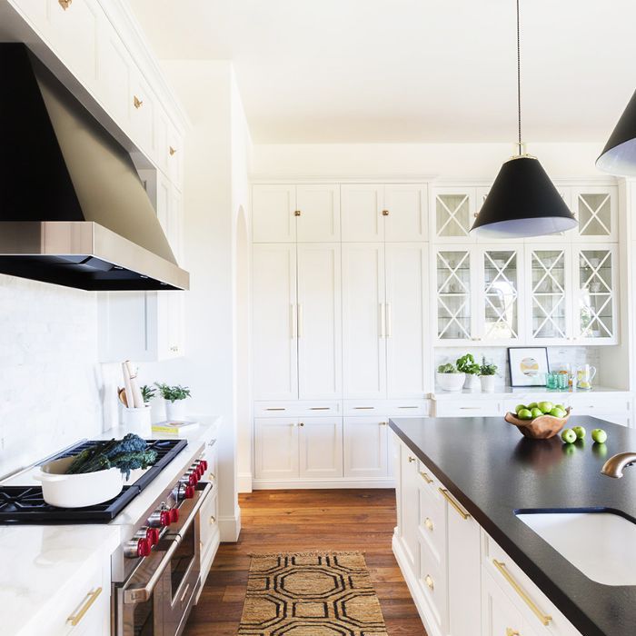 现代厨房“class=