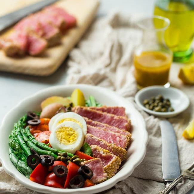 亚洲Niçoise大厦沙拉