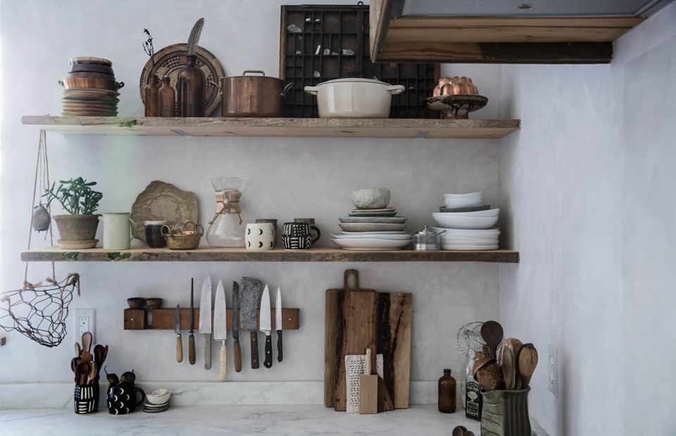 厨房架子衬有乡村产品