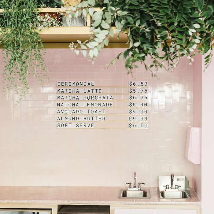 圣抹茶粉红色的咖啡厅设计