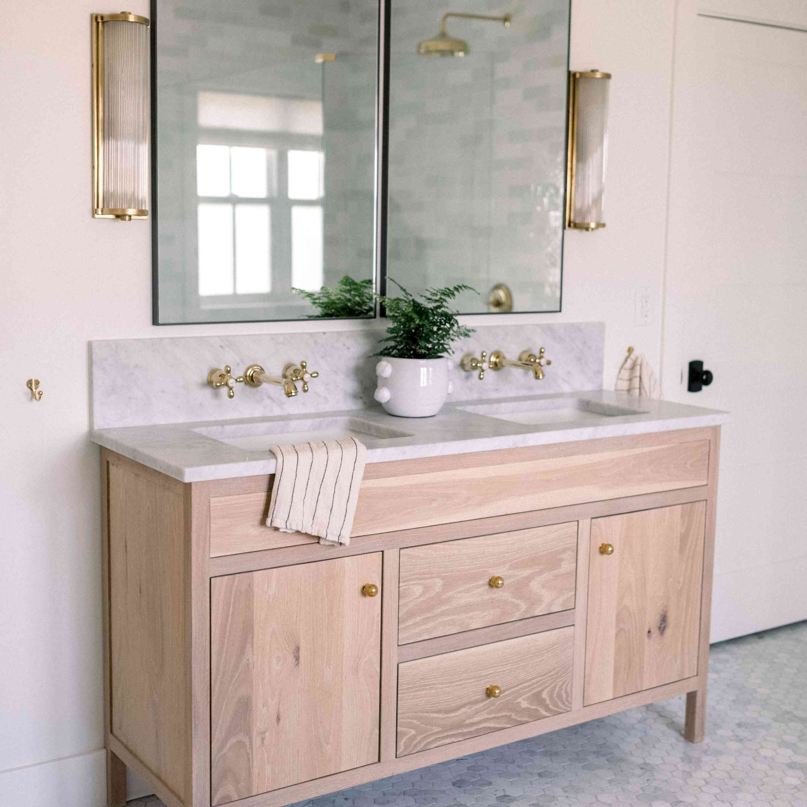 莫莉·基德家的主浴室