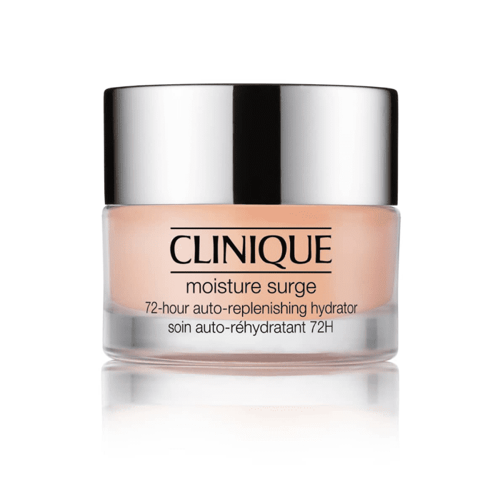 小容器的粉红色保湿与银色的顶部。