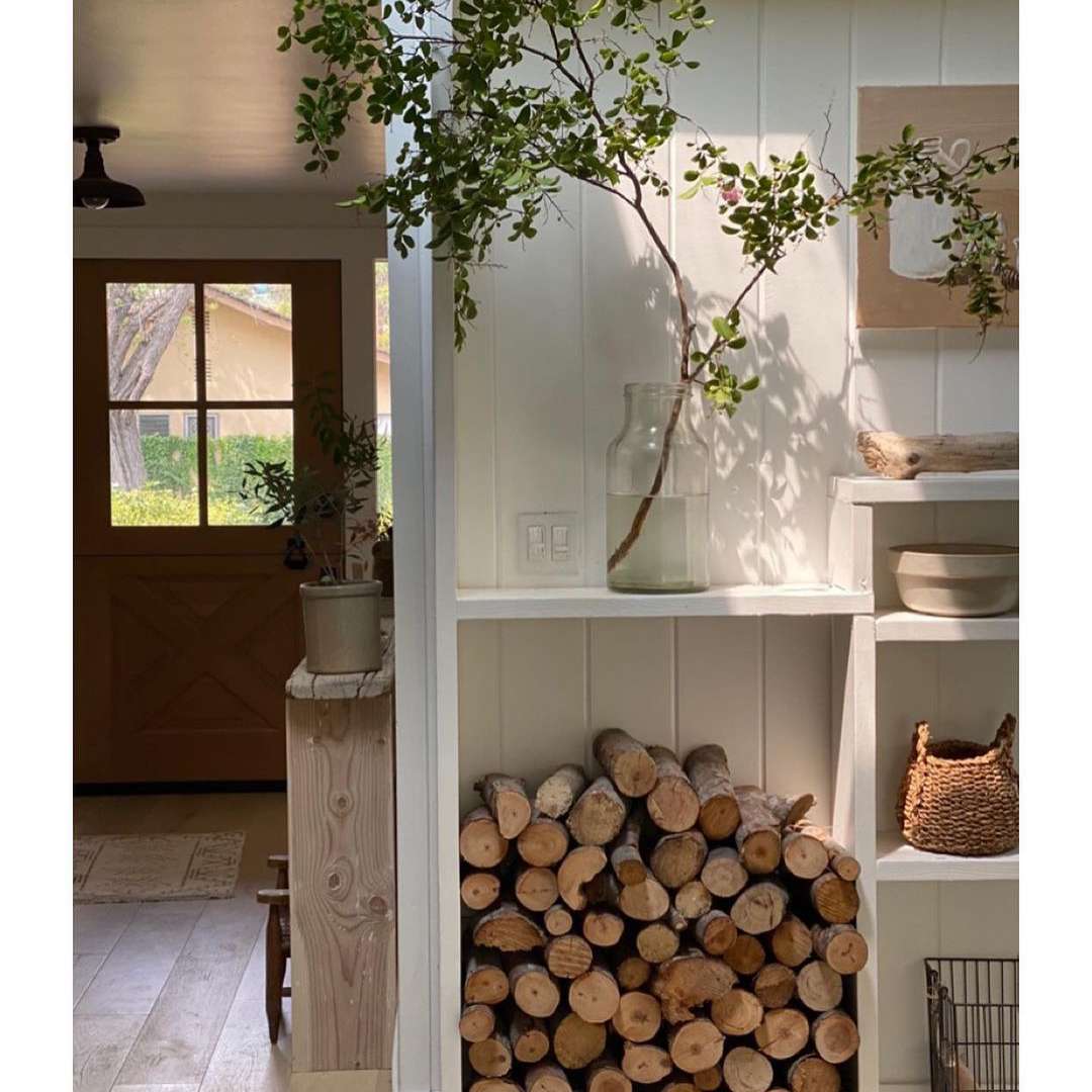 best living room ideas - built in storage shelfs well-curated