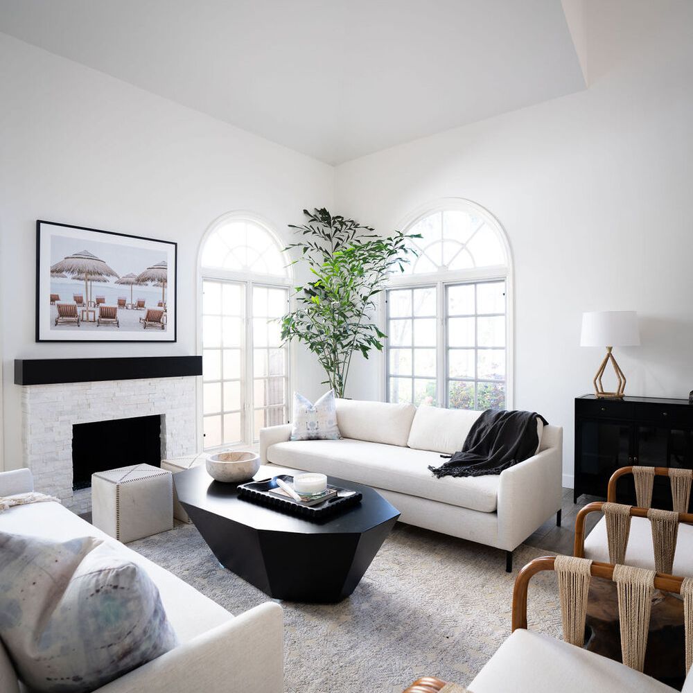 未使用的带座位的壁炉