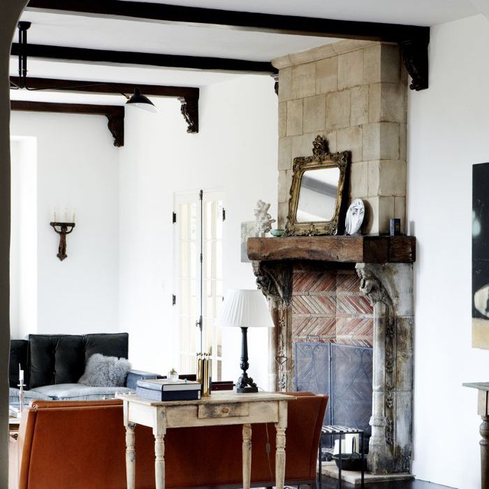 一个带黄铜镜活