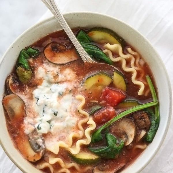 慢炖锅烤宽面条汤