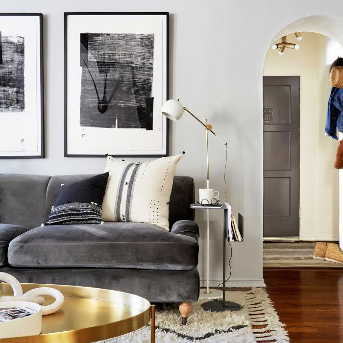 画一些颜色让房间看起来更大——冷灰色