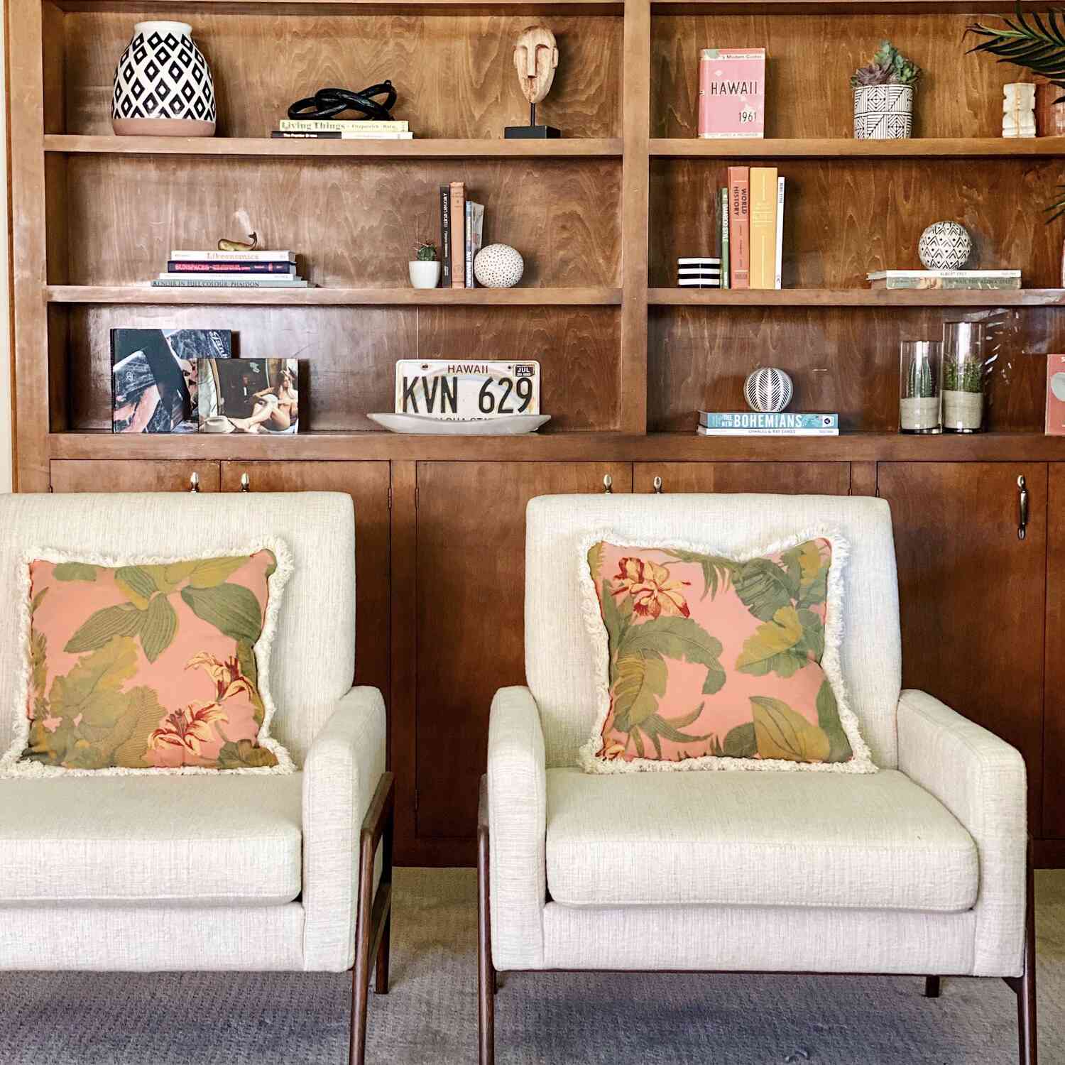 带对象的内置书柜