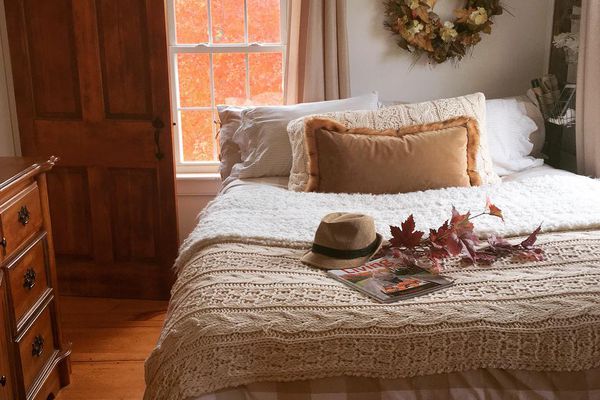卧室中的秋季装饰